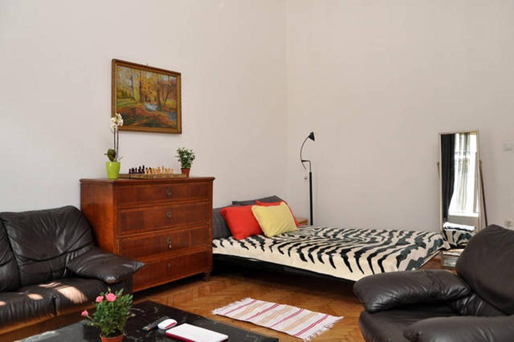 Yolo Hostel Будапеща Екстериор снимка