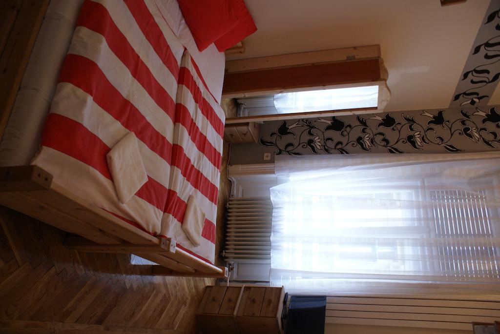 Yolo Hostel Будапеща Стая снимка