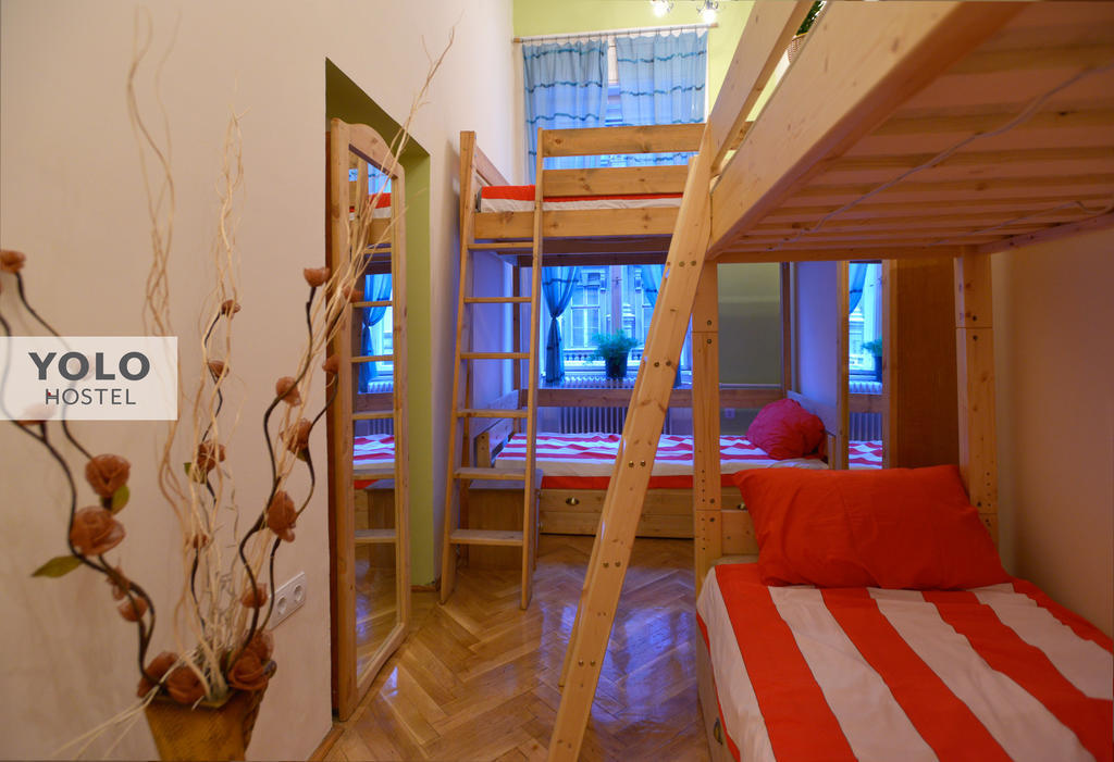 Yolo Hostel Будапеща Екстериор снимка